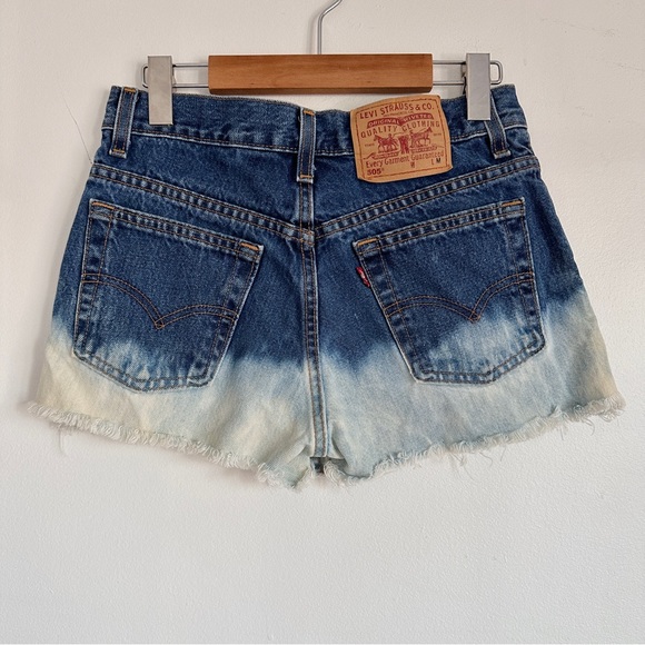 VINTAGE LEVI’S OMBRE DARK WASH DYED RED TAB 100% COTTON SHORTS MADE IN USA 27 - Picture 1 of 6